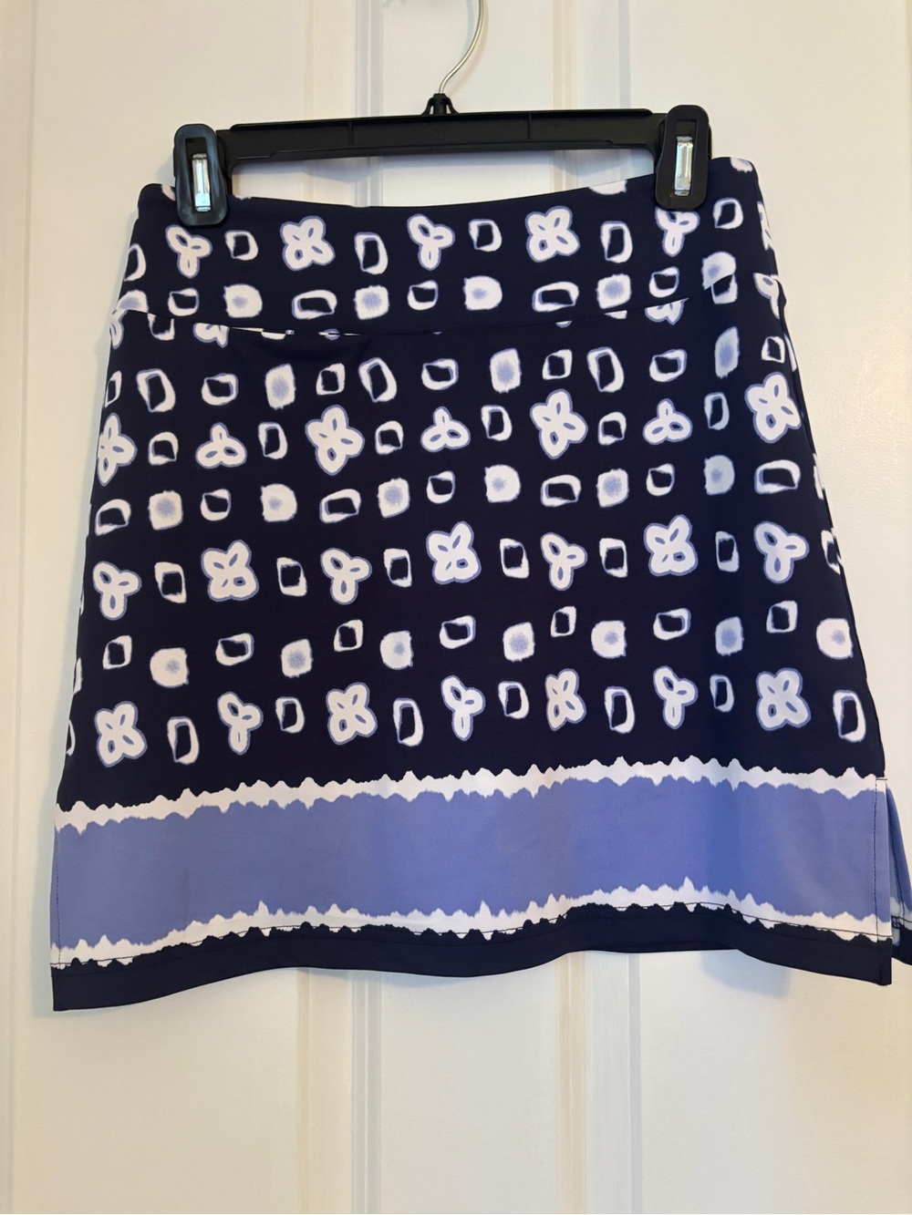 Golftini - Navy and White Patterned A-Line Skort. Size XS. Pockets